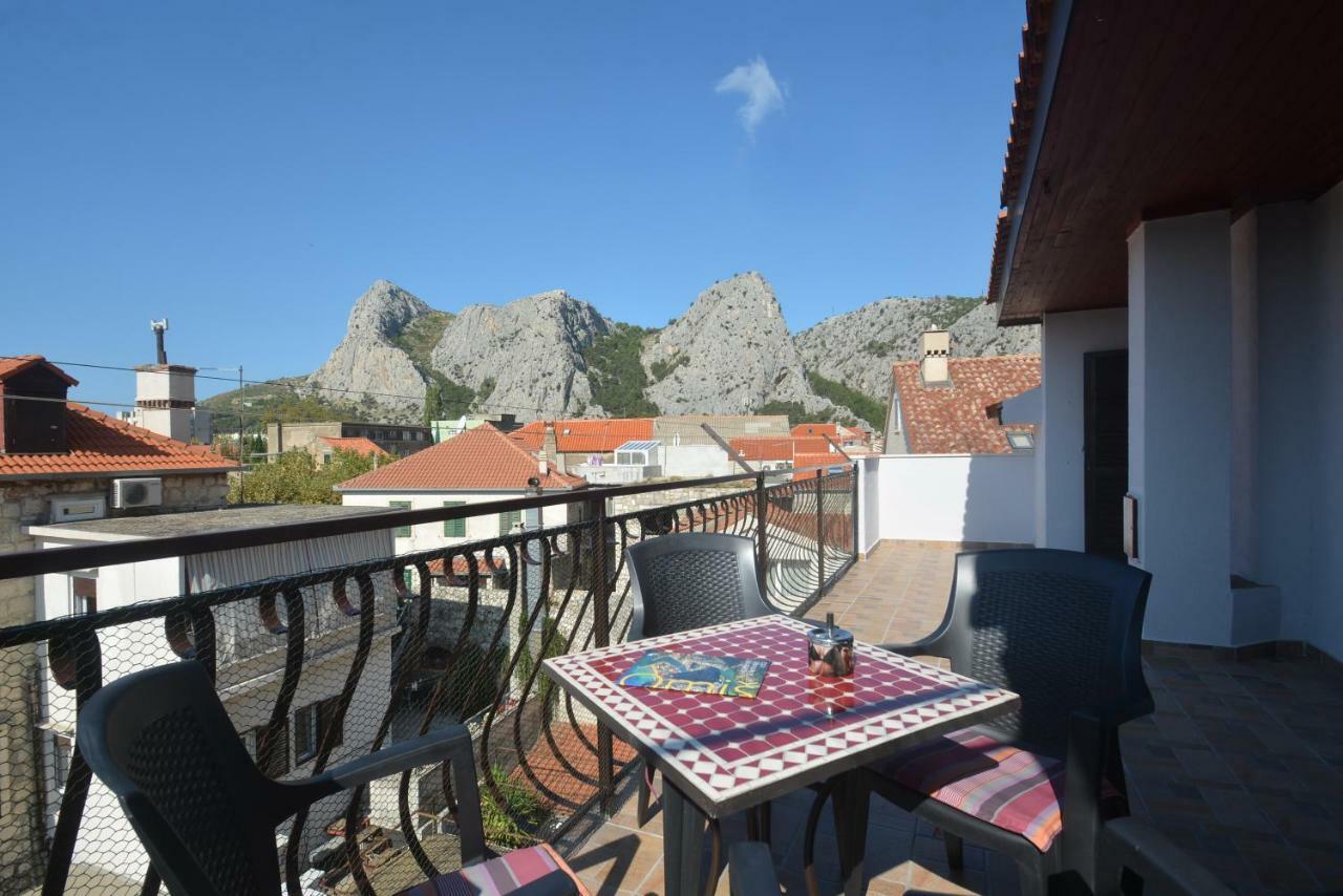 Apartment Mimica-Croatia , Omis , Center Экстерьер фото