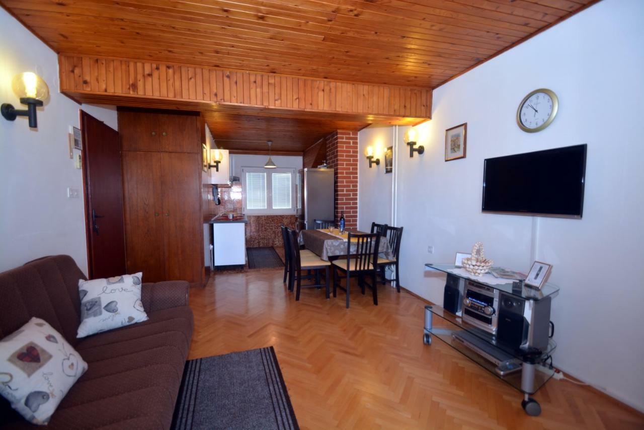 Apartment Mimica-Croatia , Omis , Center Экстерьер фото