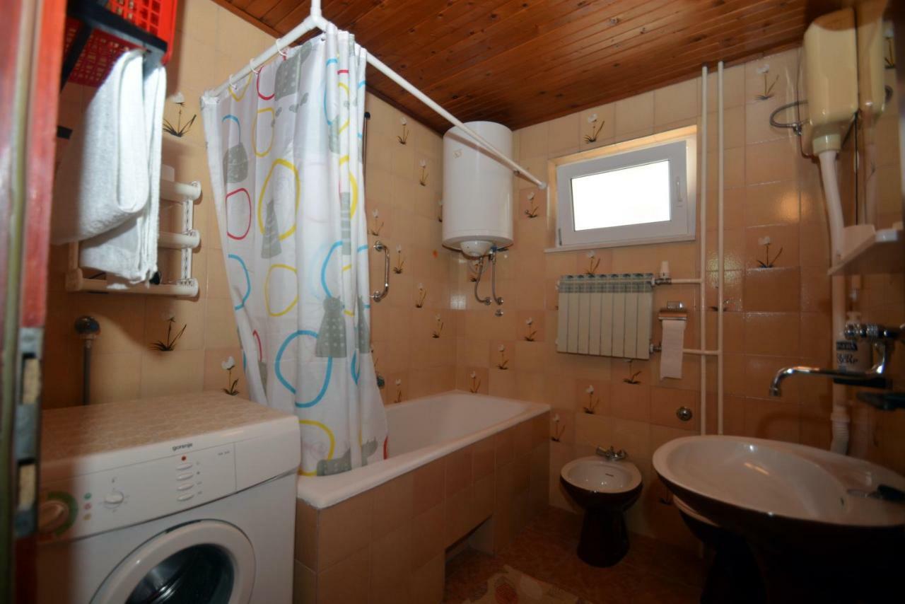Apartment Mimica-Croatia , Omis , Center Экстерьер фото